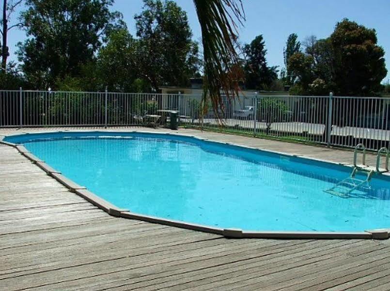 Lazy River Motor Inn Суон-Гілл Екстер'єр фото